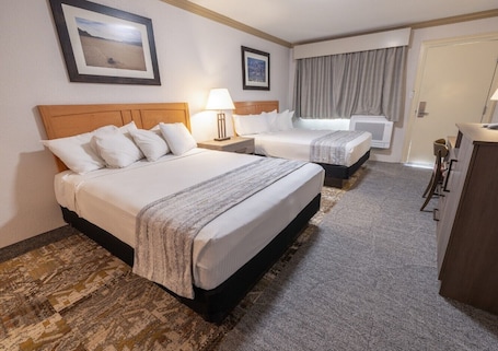 Hypo-allergenic bedding, desk, iron/ironing board, free WiFi. Stovepipe Wells Village Hotel - Inside The Park