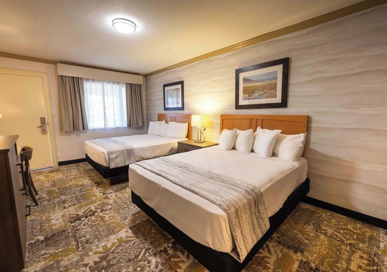 Hypo-allergenic bedding, desk, iron/ironing board, free WiFi