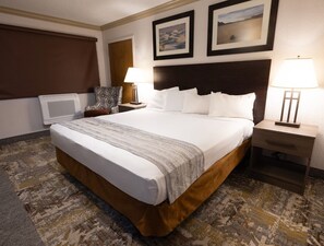 Deluxe King Room | Hypo-allergenic bedding, desk, iron/ironing board, free WiFi - Stovepipe Wells Village Hotel - Inside The Park (Death Valley)