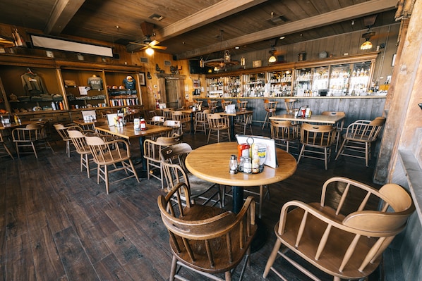 Restaurant - Stovepipe Wells Village Hotel - Inside The Park (Death Valley)