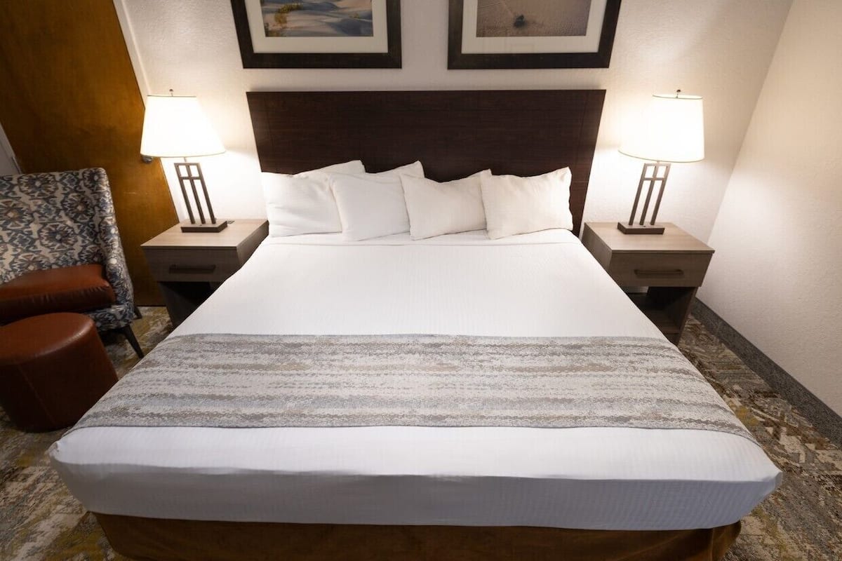 Desk, free WiFi, bed sheets