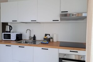 Frigorifero, microonde, forno, lavastoviglie