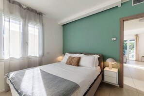 1 habitación, tabla de planchar con plancha, wifi gratis y ropa de cama 