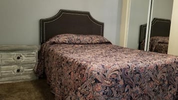 Iron/ironing board, free WiFi, bed sheets