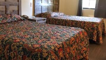 Deluxe Twin Room | Iron/ironing board, free WiFi, bed sheets