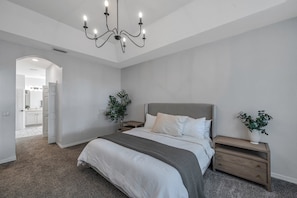 5 chambres, fer et planche à repasser, Wi-Fi, draps fournis
