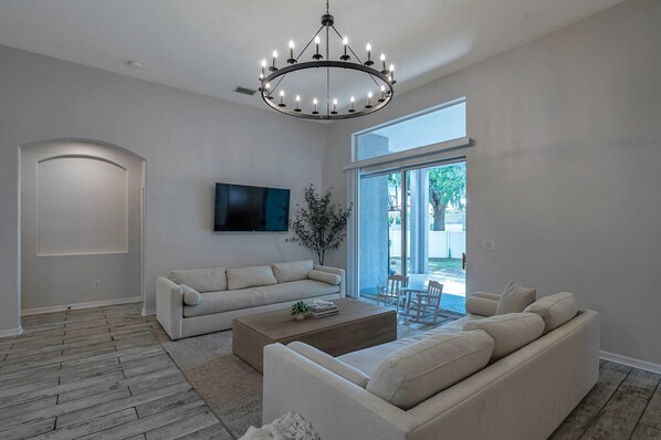 Living area - Large 5 bedroom 3 full bath house close to beaches, shopping and parks. (Parrish)