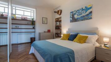 Apartamento, sacada | Espaço de trabalho para notebook, Wi-Fi de cortesia