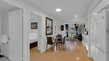 2 dormitorios, tabla de planchar con plancha, wifi y ropa de cama