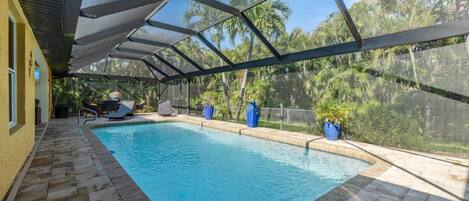 Lämmitetty uima-allas