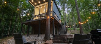 Uckor's Edge | Modern Cabin | Hocking Hills