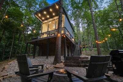 Uckor's Edge | Modern Cabin | Hocking Hills