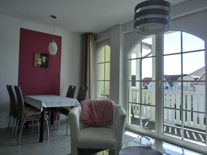 Unclassified image, 3 of 7, button