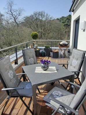 Unclassified image, 2 of 15, button