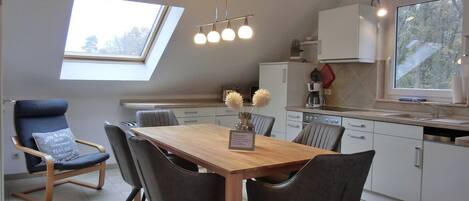 Refrigerador, horno, placa de cocina, lavavajillas