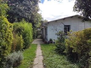 المنطقة المحيطة بالمنشأة