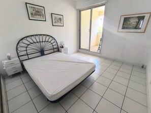 1 室のベッドルーム