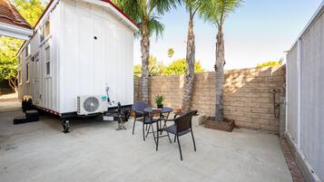 تناول الطعام بالخارج