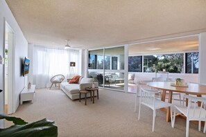 Interior - Suttons Beach Sunrise (Redcliffe)