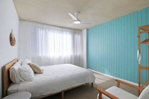 3 bedrooms, desk, iron/ironing board, free WiFi