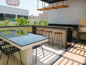 Basic Apartment | Outdoor dining