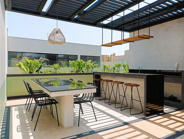 Basic Apartment | Outdoor dining - Redibuk - Beautiful apart in San Isidro (Lima)