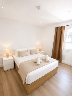 2 bedrooms, iron/ironing board, travel cot, WiFi