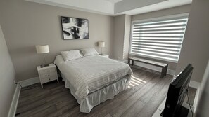 3 slaapkamers, een strijkplank/strijkijzer, gratis wifi, beddengoed