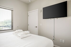 1 bedroom, desk, free WiFi, bed sheets