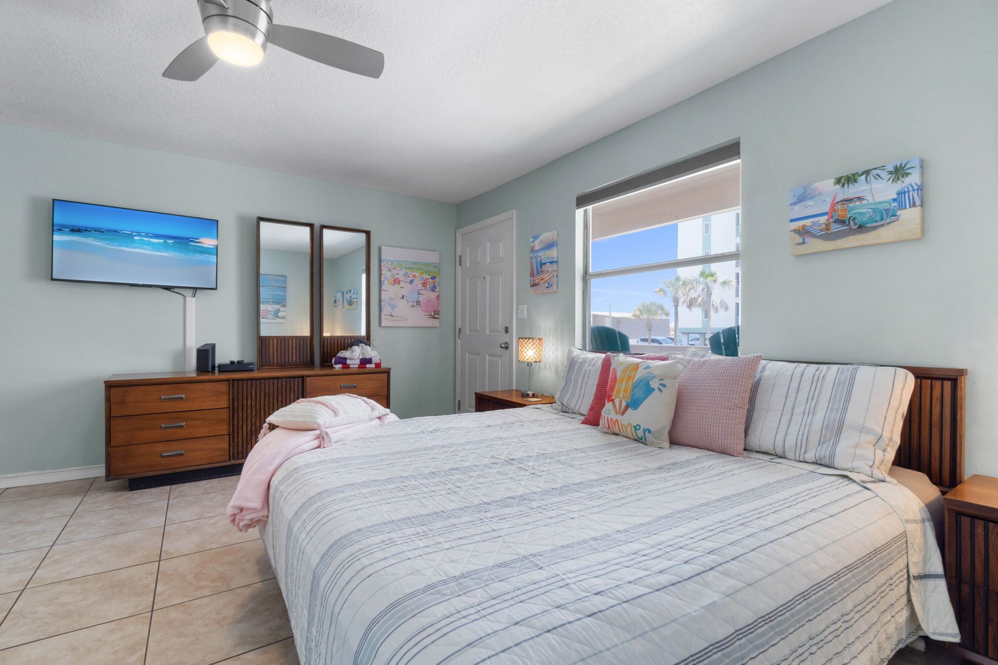 1 habitación, tabla de planchar con plancha, wifi gratis y ropa de cama 