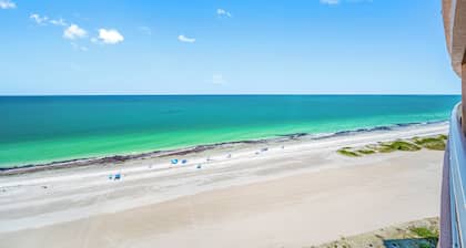 CBC 1-18C – Beach Front, Pool, Hot Tub, Tennis, Gym & Sauna!