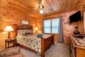 4 bedrooms, iron/ironing board, free WiFi, bed sheets - Legacy Lodge Cabin- Near Helen,GA Private Hot Tub,screened deck, Tubing nearby (Sautee Nacoochee)