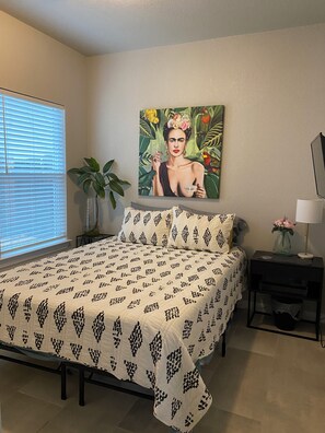 1 quarto, Wi-Fi de cortesia, roupa de cama