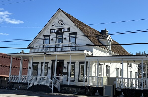 Front of property - Tahoe Star Hotel (Truckee)