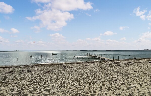 Tæt på stranden, fiskeri