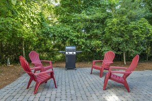 Property grounds - Luxury Coastal Townhome Near Sullivan's Island (Mount Pleasant)