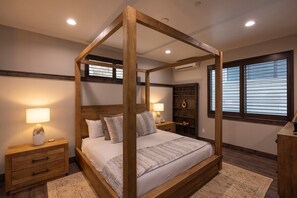 4 bedrooms, iron/ironing board, WiFi, bed sheets