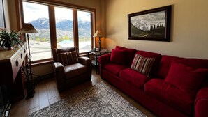 Living area - Cozy Studio for 2 with Mountain Views in Purgatory Village - Kendall 342 (Durango)