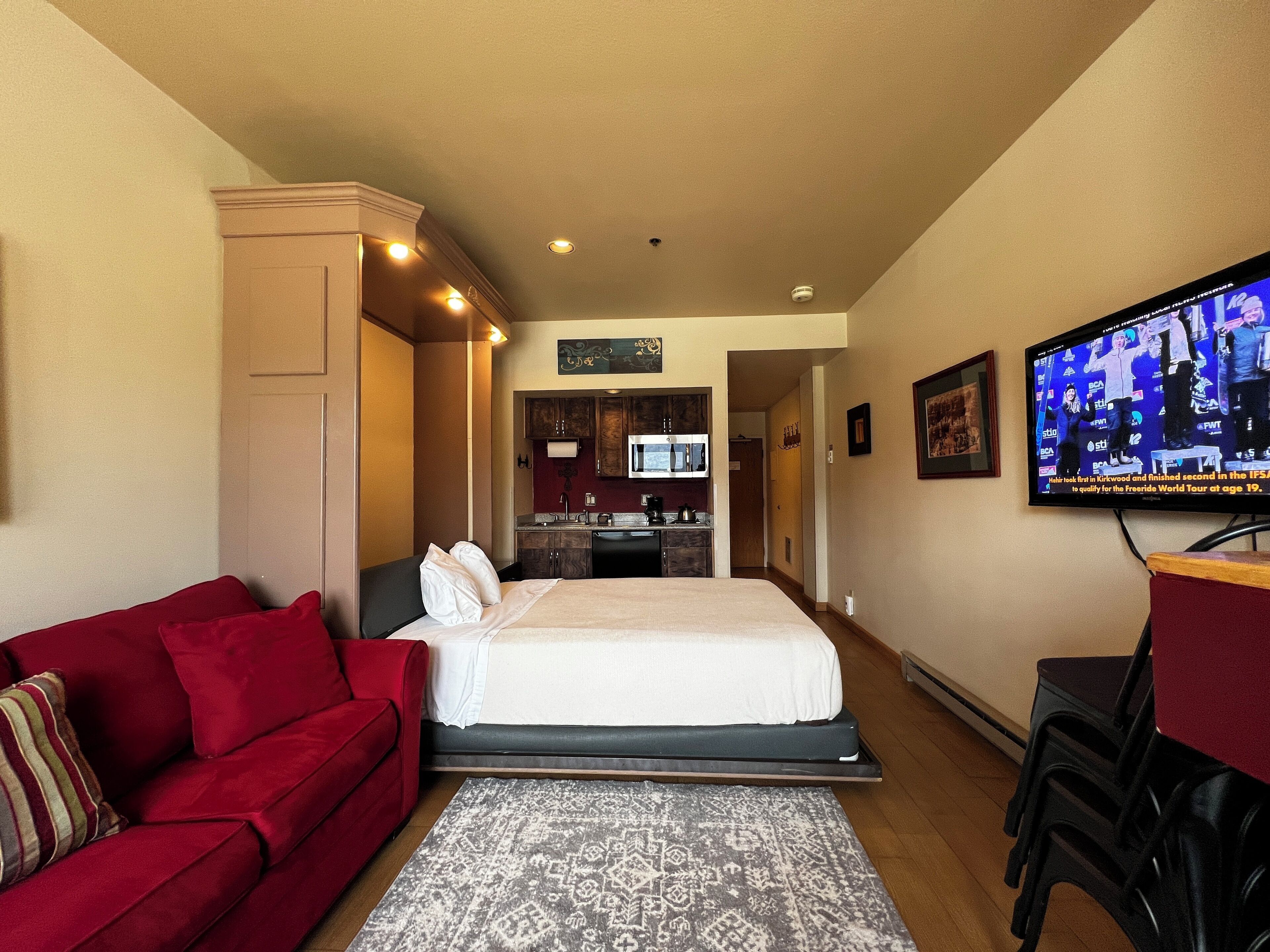 1 habitación, tabla de planchar con plancha, wifi y ropa de cama 