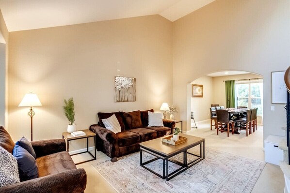 TV, fireplace, offices