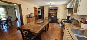 Private kitchen - Private spacious home (Gouldsboro)