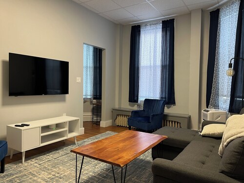 Nittany Nest: Cozy 3 Bedroom - NEW BEDS