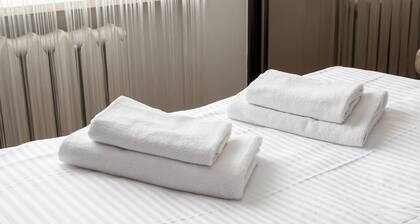 Embassy Avenue At Royal Park