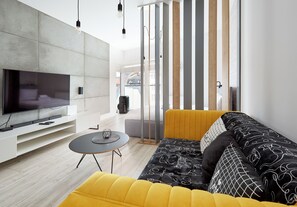 TV - Old Town Chic Studio (Poznań)