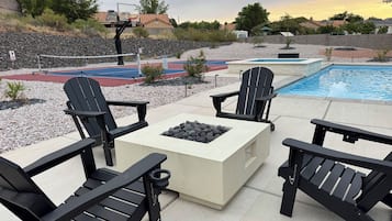 Outdoor pool, a heated pool