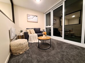 Interior - City Zen: Patio & Pool (Auckland)