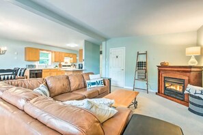 Unclassified image, 3 of 25, button - Elk Mountain Lake House & Ski Lodge – 3BR/2BA Lake (Union Dale)