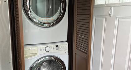 1-bedroom apartment in adorable Old Town Plymouth and less than a mile from DTW