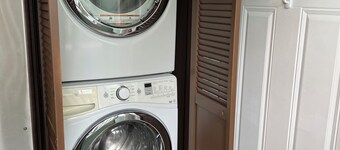 1-bedroom apartment in adorable Old Town Plymouth and less than a mile from DTW