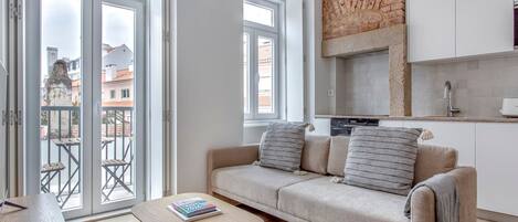 Fernseher, Stereoanlage